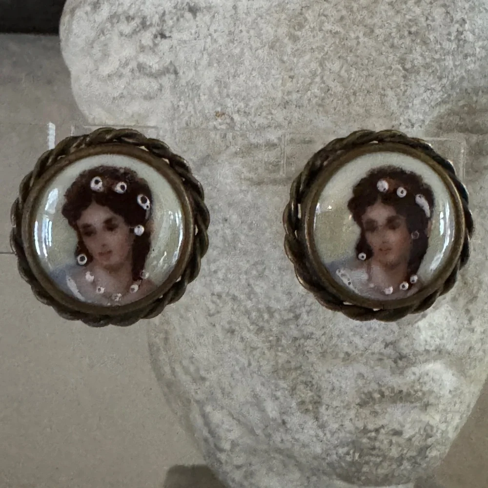 Vintage Limoges France Elegant Victorian‎ Revival Clip-On Earrings